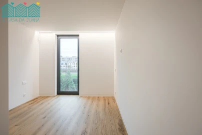 Apartamento T4 para Venda em Glória e Vera Cruz