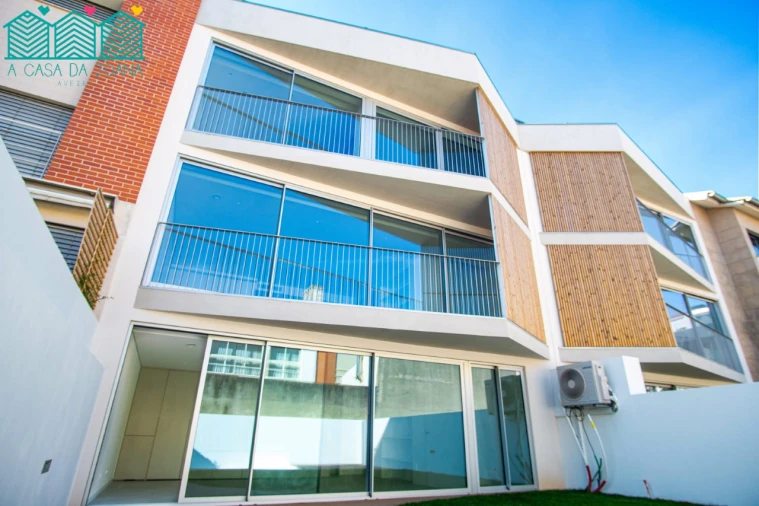 Moradia T4 para Venda em Glória e Vera Cruz