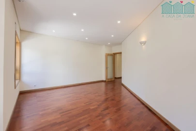 Apartamento T3 para Venda em Glória e Vera Cruz