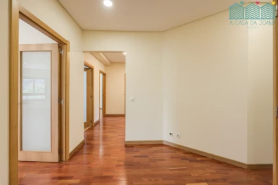 Apartamento T3 para Venda em Glória e Vera Cruz