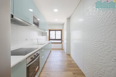 Apartamento T3 para Venda em Glória e Vera Cruz