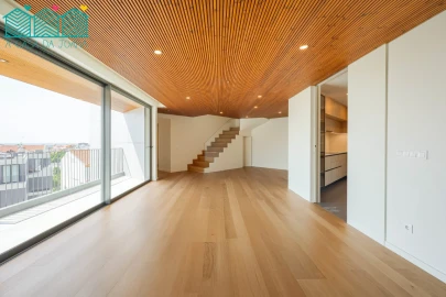 Apartamento T3 para Venda em Glória e Vera Cruz