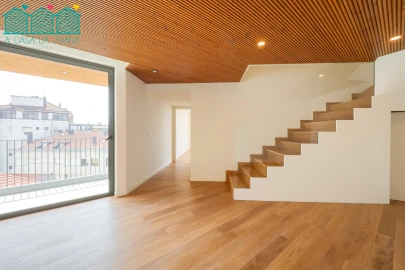 Apartamento T3 para Venda em Glória e Vera Cruz