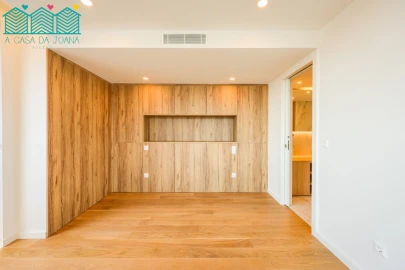 Apartamento T3 para Venda em Glória e Vera Cruz