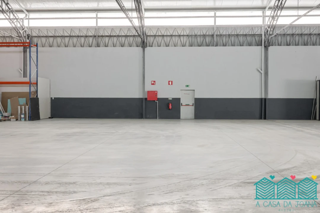 Armazém para Arrendamento em Oliveira do Bairro Foto 6