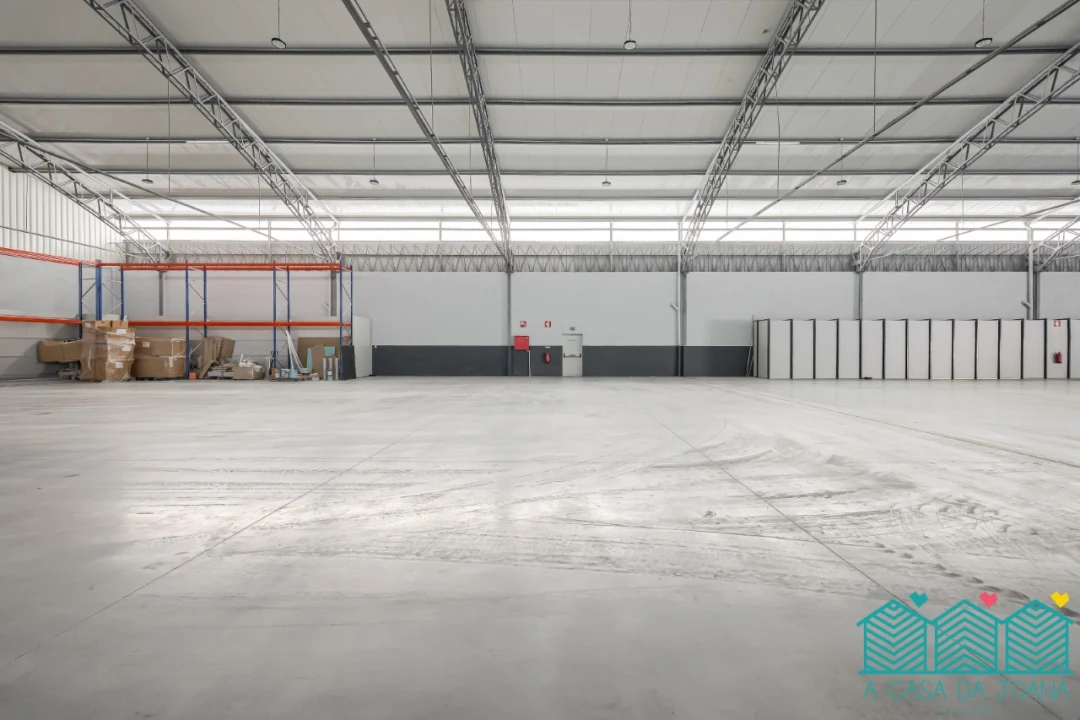 Armazém para Arrendamento em Oliveira do Bairro Foto 7