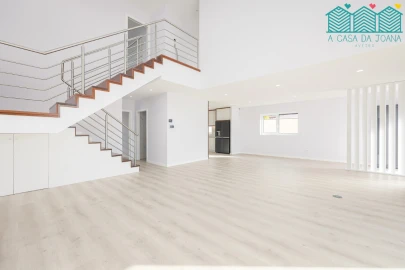 Moradia T4 para Venda em Aradas