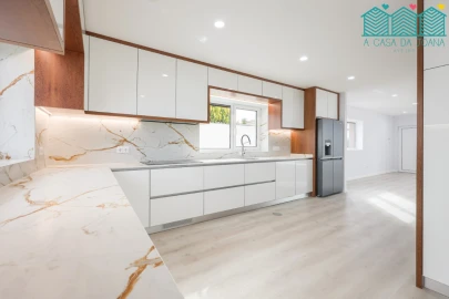 Moradia T4 para Venda em Aradas
