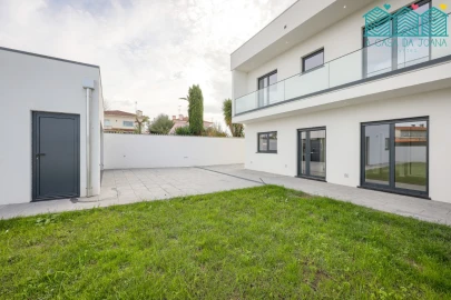 Moradia T4 para Venda em Aradas