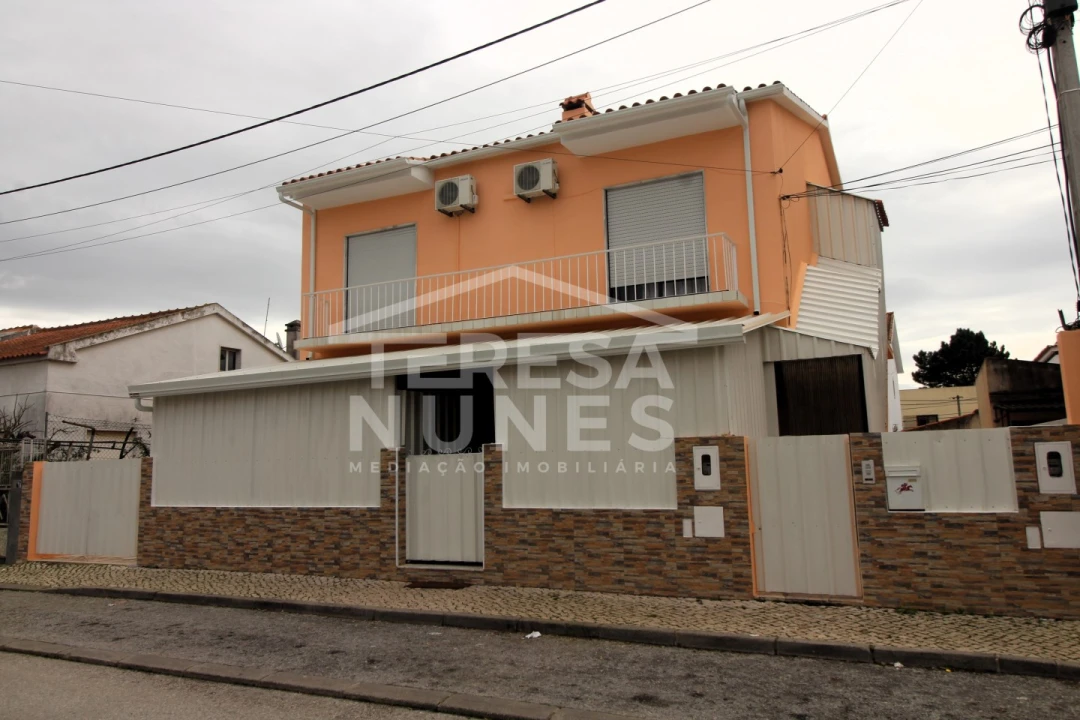 Moradia T3 para Venda em Quinta do Conde Foto 2