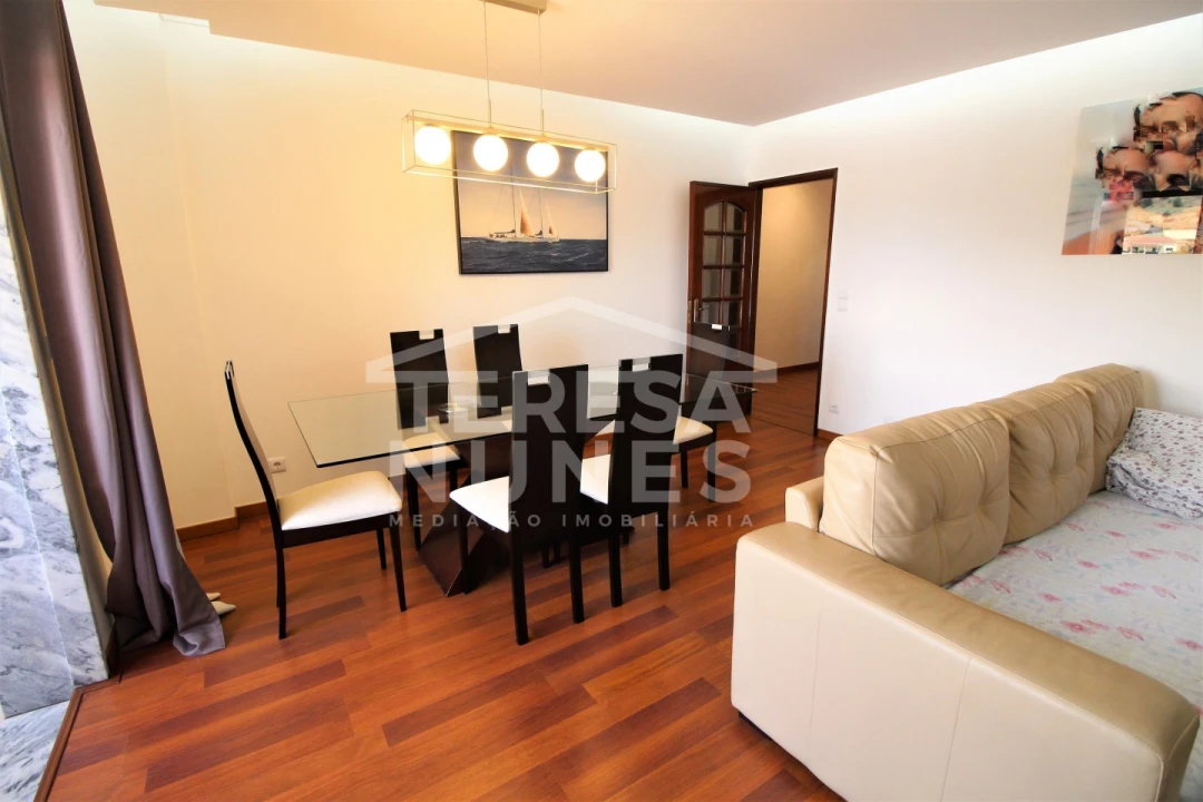 Apartamento T3 para Venda em Queluz e Belas Foto 2
