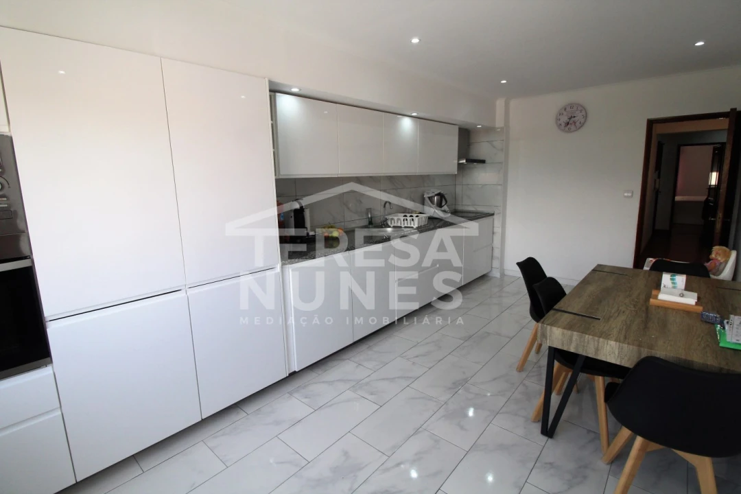 Apartamento T3 para Venda em Queluz e Belas Foto 9