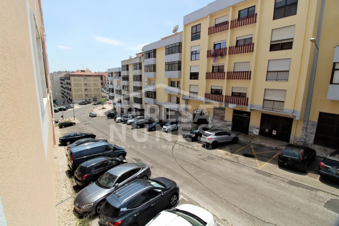 Apartamento T3 para Venda em Queluz e Belas Foto 16