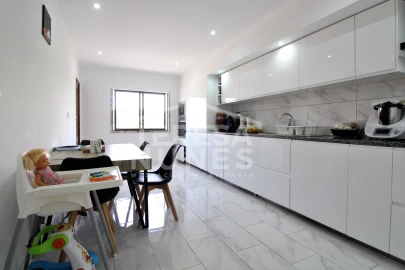 Apartamento T3 para Venda em Queluz e Belas
