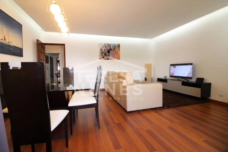 Apartamento T3 para Venda em Queluz e Belas
