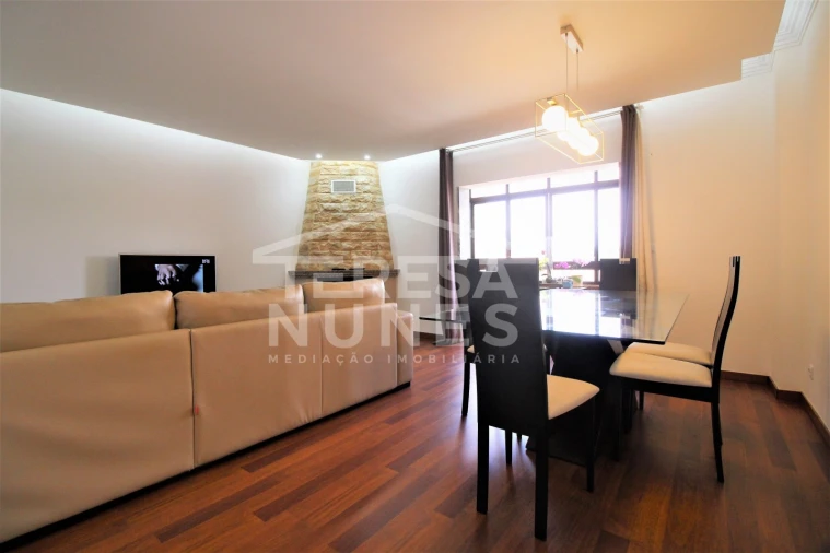 Apartamento T3 para Venda em Queluz e Belas Foto 3