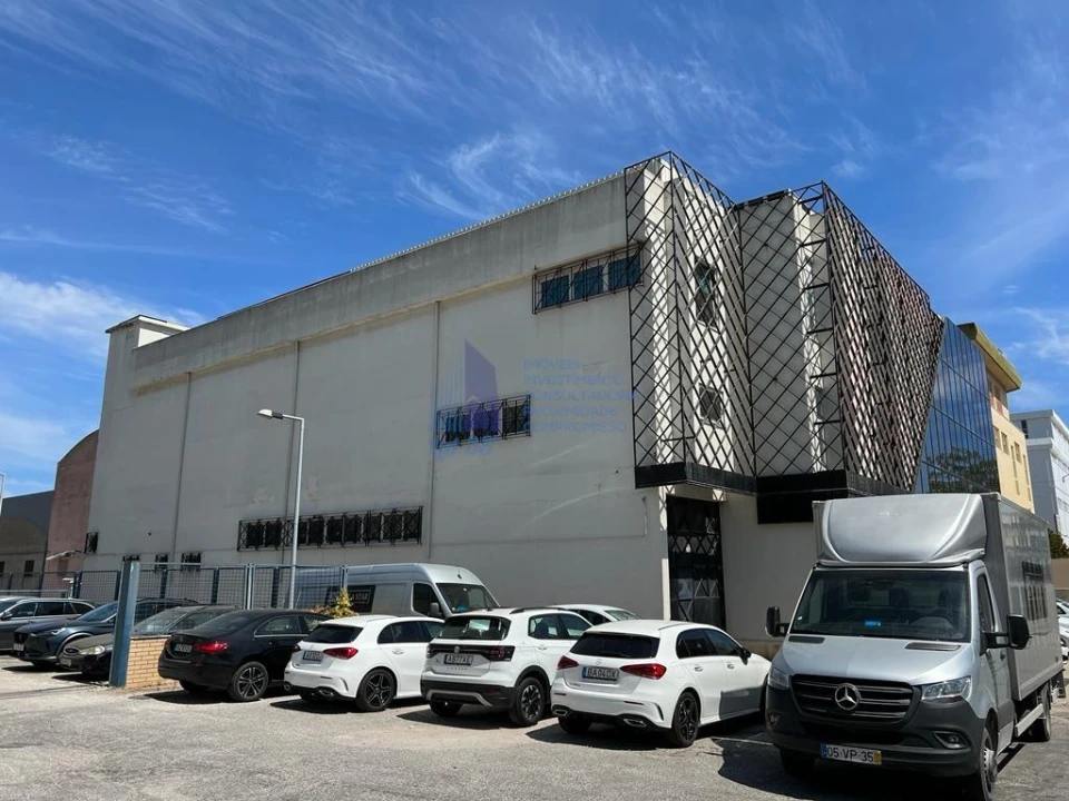 Armazém para Venda em Sacavém e Prior Velho Foto 2