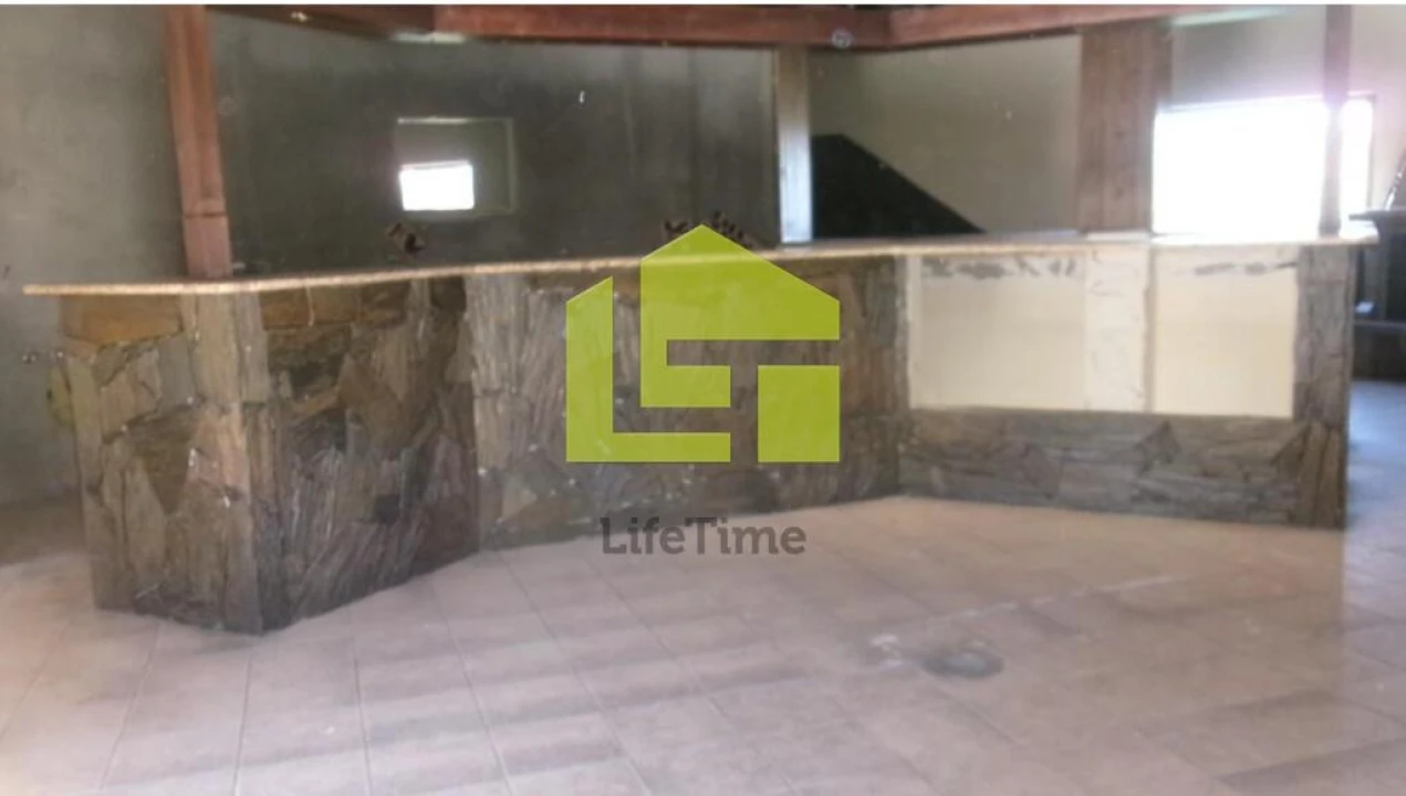 Prédio para Venda em Valongo dos Azeites Foto 2