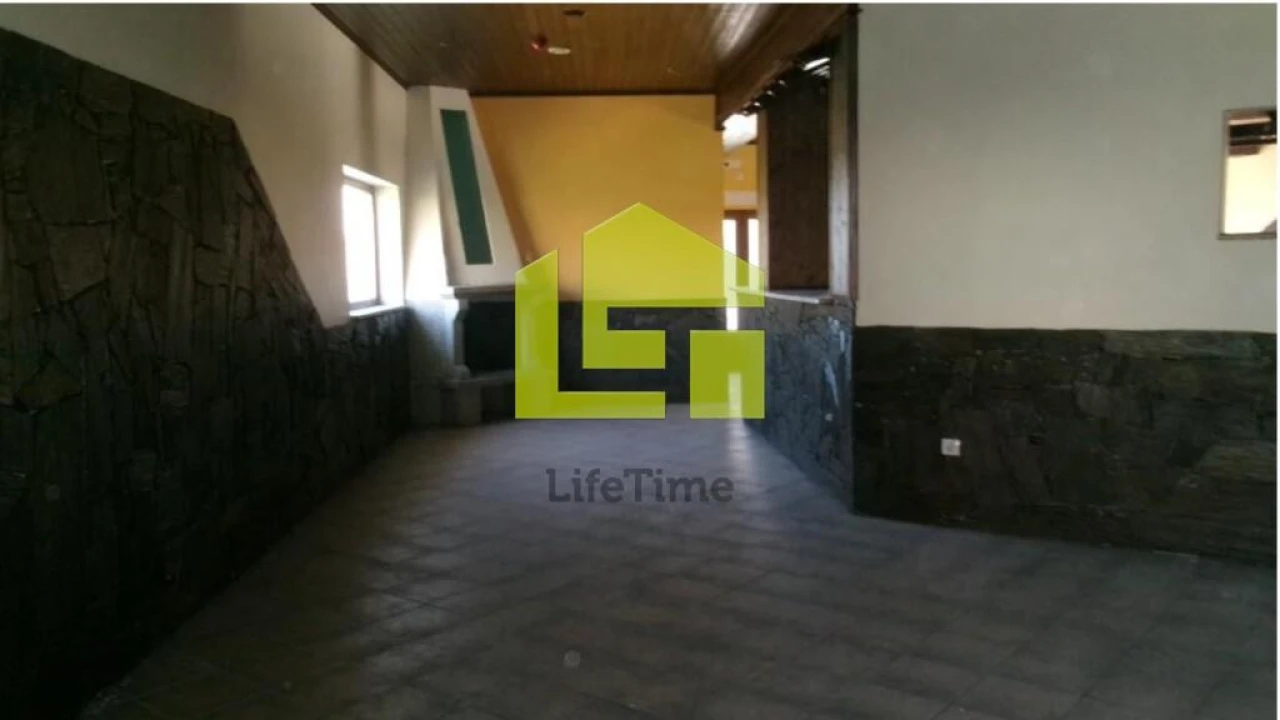 Prédio para Venda em Valongo dos Azeites Foto 7