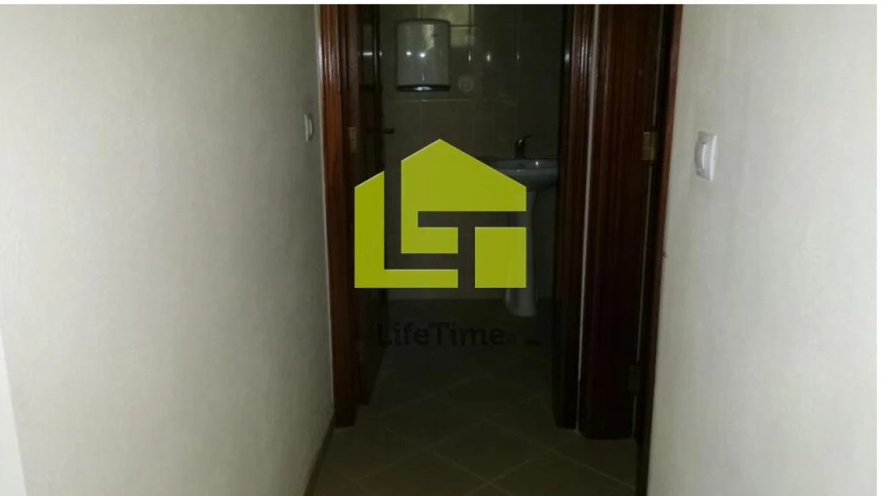 Prédio para Venda em Valongo dos Azeites Foto 25