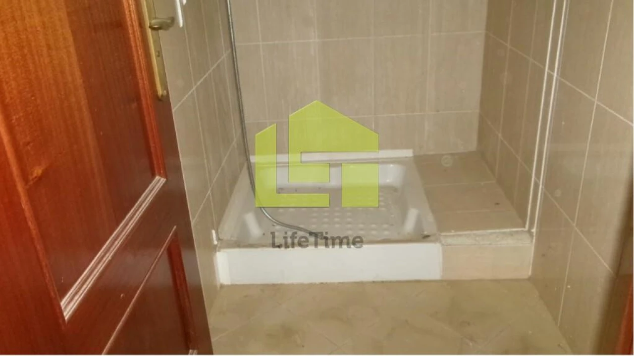 Prédio para Venda em Valongo dos Azeites Foto 20