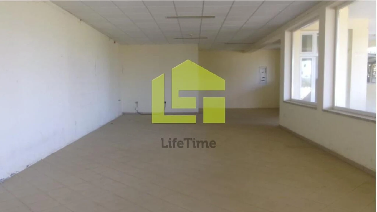 Prédio para Venda em Valongo dos Azeites Foto 28