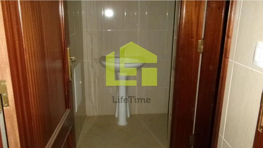 Prédio para Venda em Valongo dos Azeites Foto 19