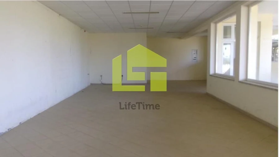 Prédio para Venda em Valongo dos Azeites Foto 28