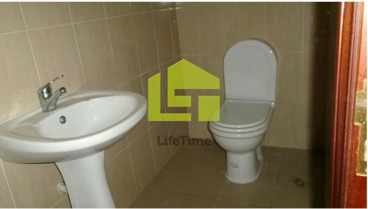 Prédio para Venda em Valongo dos Azeites Foto 10