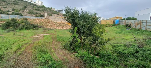 Terreno para Venda em Albufeira e Olhos de Água