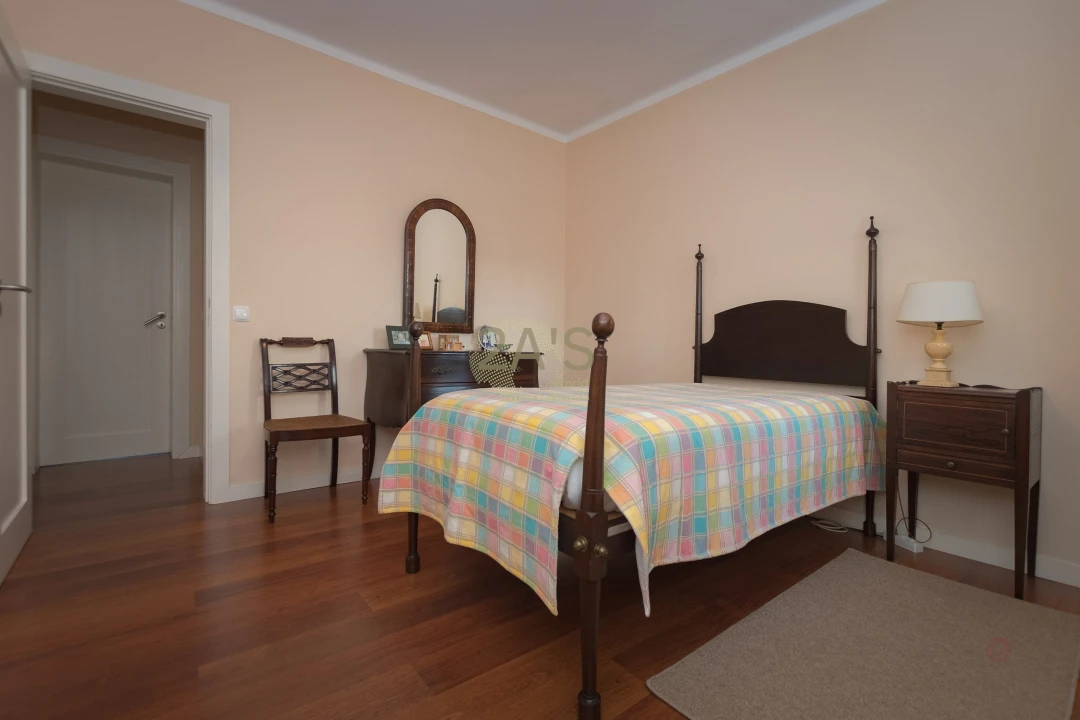 Moradia T4 para Venda em Gaeiras Foto 7