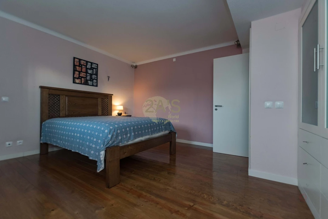 Moradia T4 para Venda em Gaeiras Foto 17