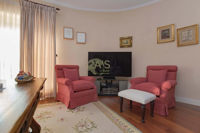 Moradia T4 para Venda em Gaeiras Foto 5