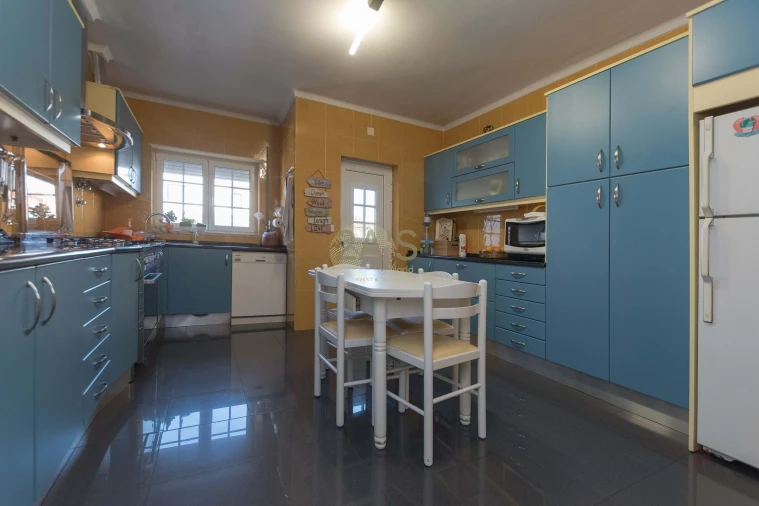 Moradia T4 para Venda em Gaeiras Foto 9