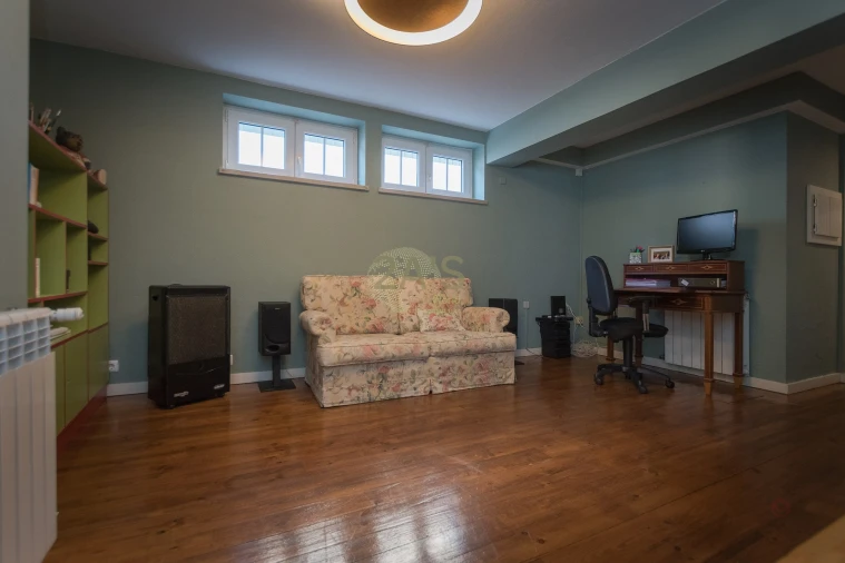 Moradia T4 para Venda em Gaeiras Foto 20