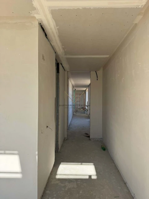 Moradia T4 para Venda em Charneca de Caparica e Sobreda