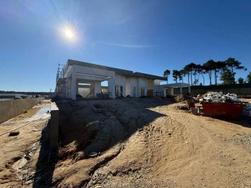 Moradia T4 para Venda em Charneca de Caparica e Sobreda