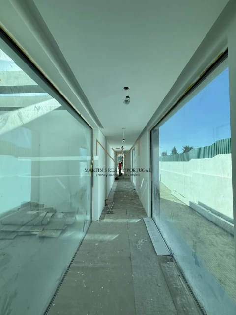 Moradia T4 para Venda em Charneca de Caparica e Sobreda