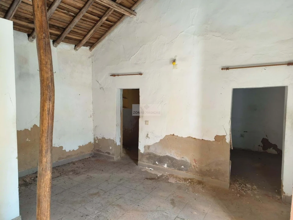 Terreno para Venda em Lagos (São Sebastião e Santa Maria) Foto 7