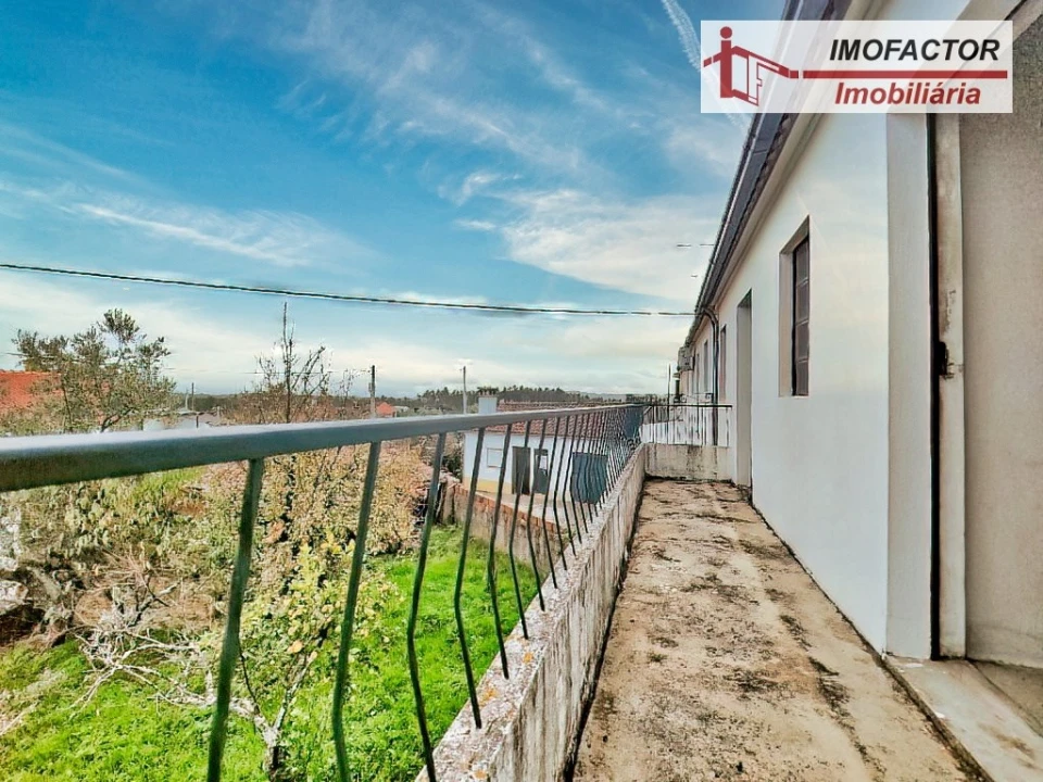 Moradia T5 para Venda em Santo Andre das Tojeiras Foto 4