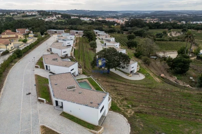 Moradia T2 para Venda em Caldas da Rainha - Santo Onofre e Serra do Bouro