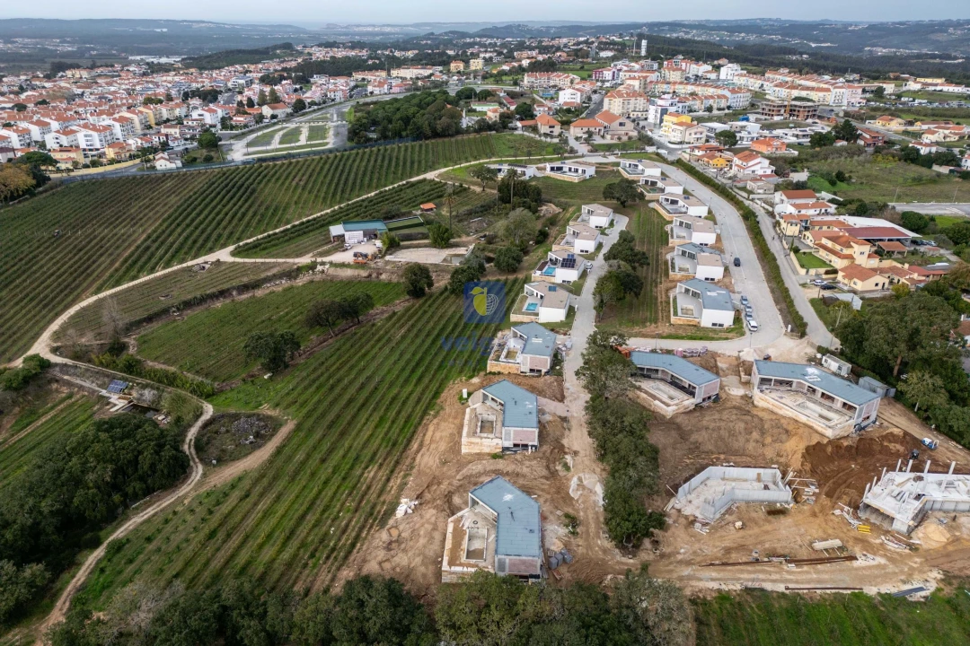 Moradia T2 para Venda em Caldas da Rainha - Santo Onofre e Serra do Bouro Foto 6