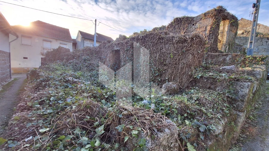 Moradia T0 para Venda em Mouraz e Vila Nova da Rainha Foto 4