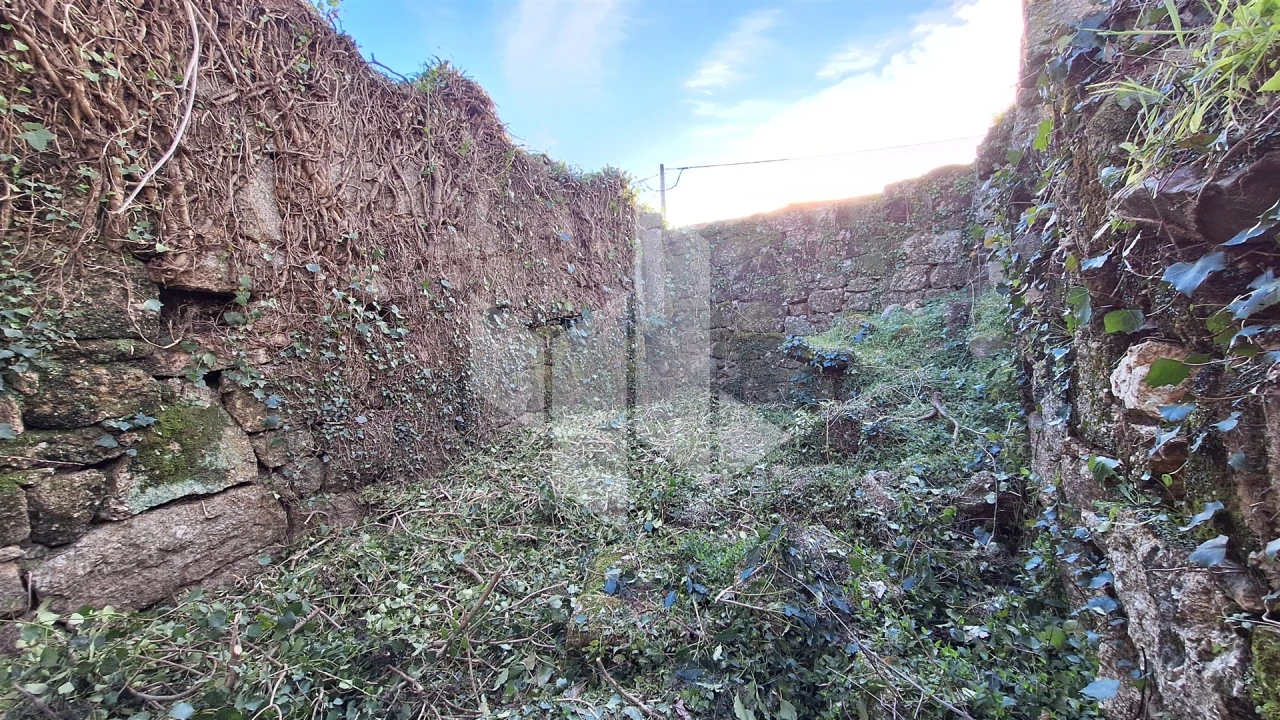 Moradia T0 para Venda em Mouraz e Vila Nova da Rainha Foto 5