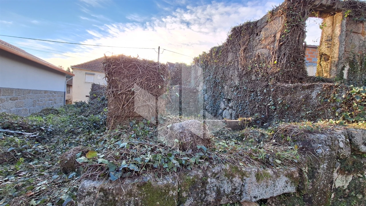 Moradia T0 para Venda em Mouraz e Vila Nova da Rainha Foto 6