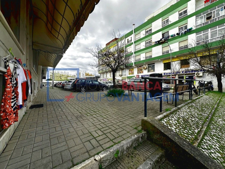 Loja para Venda em Falagueira-Venda Nova Foto 6