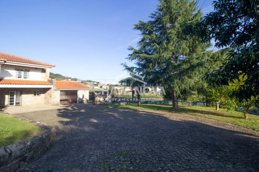 Moradia T4 para Venda em Oliveira (Santa Maria) Foto 3