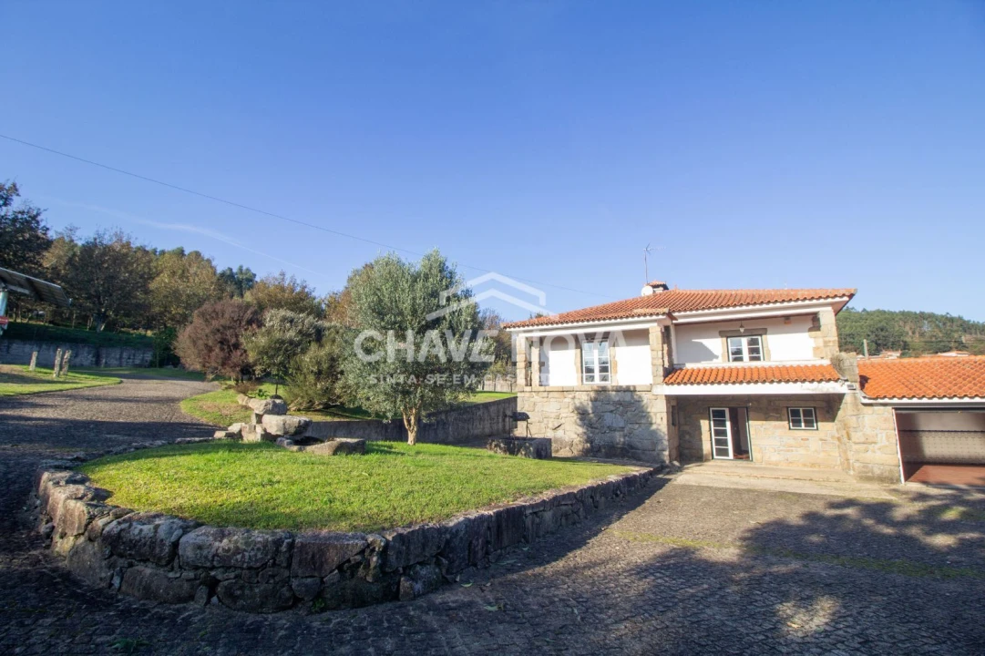 Moradia T4 para Venda em Oliveira (Santa Maria) Foto 4