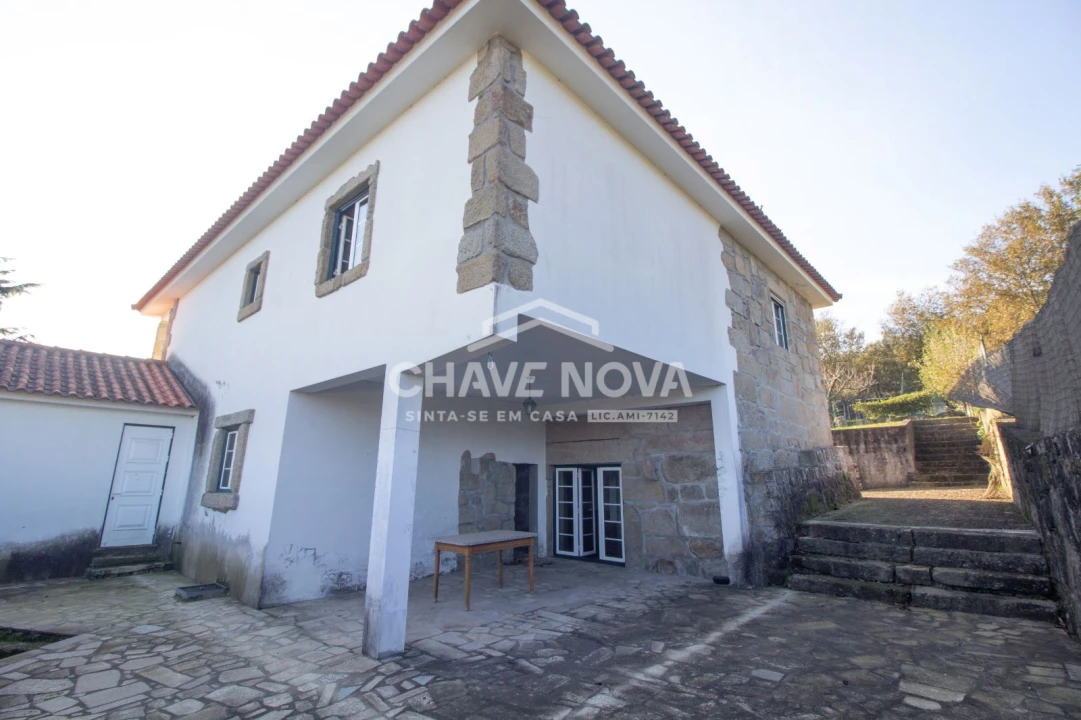 Moradia T4 para Venda em Oliveira (Santa Maria) Foto 9