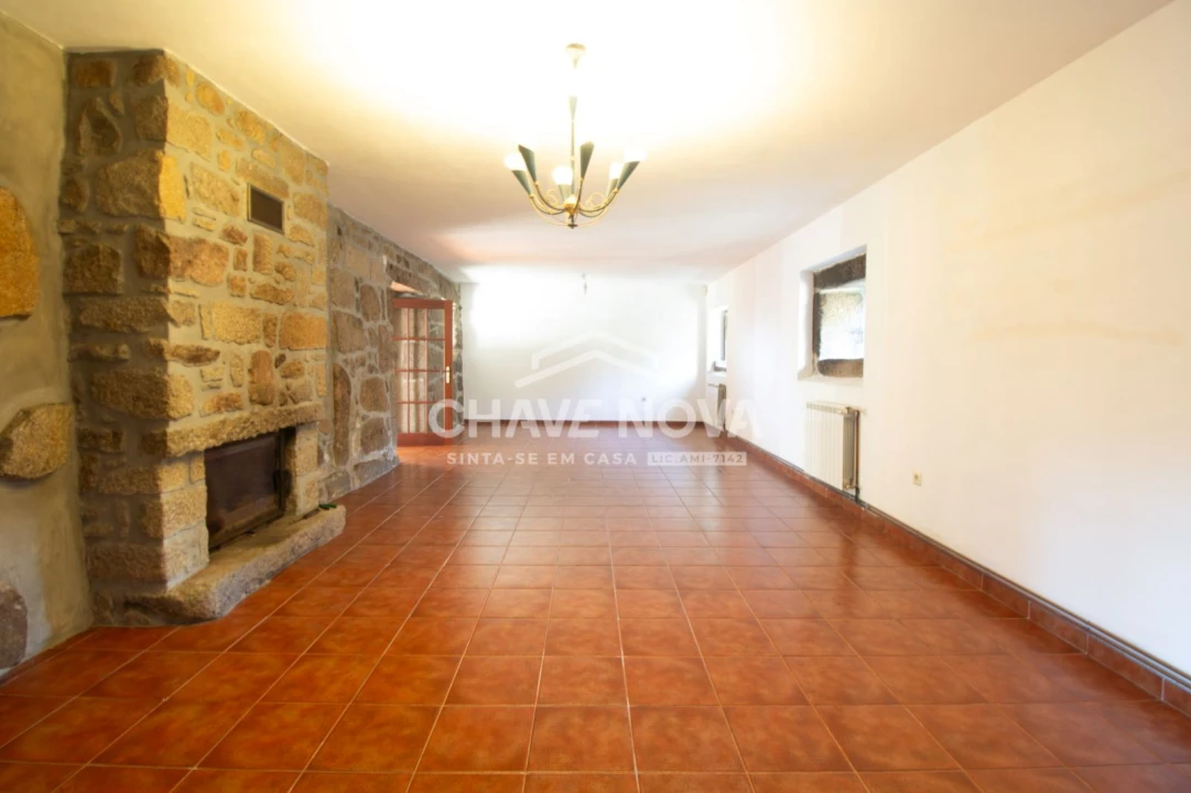 Moradia T4 para Venda em Oliveira (Santa Maria) Foto 21